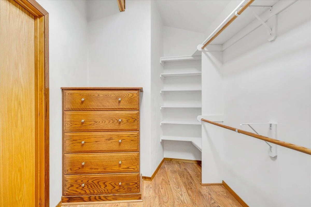 1042 Runaway Bay RD - Photo 34