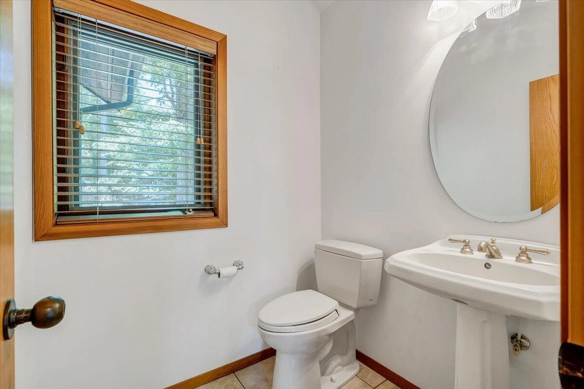 1042 Runaway Bay RD - Photo 36