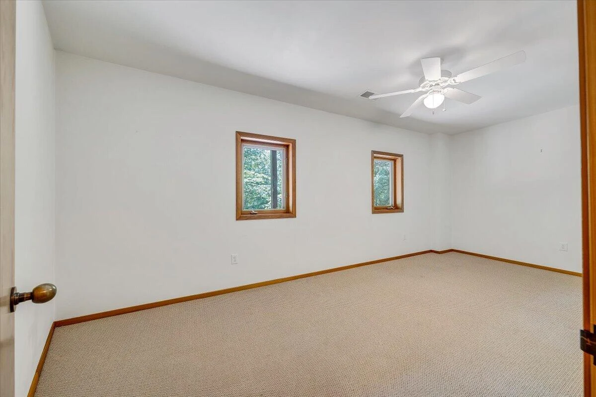 1042 Runaway Bay RD - Photo 41