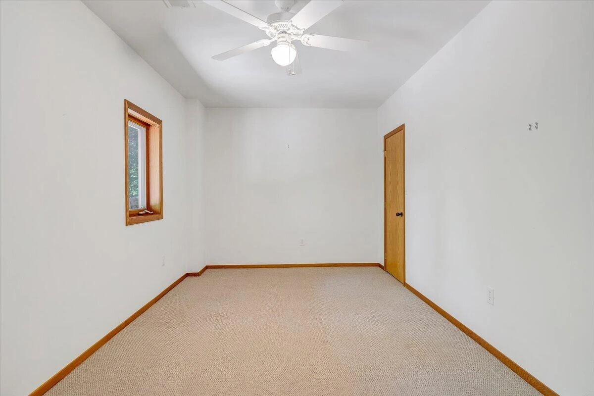 1042 Runaway Bay RD - Photo 42