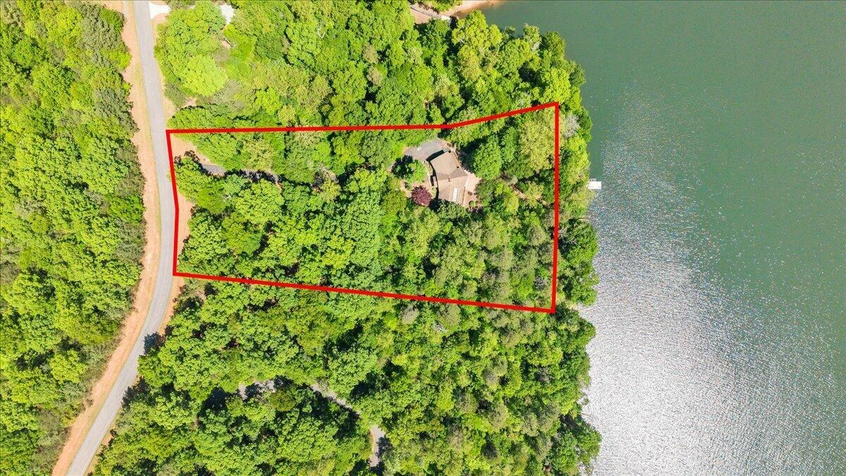 1042 Runaway Bay RD - Photo 5