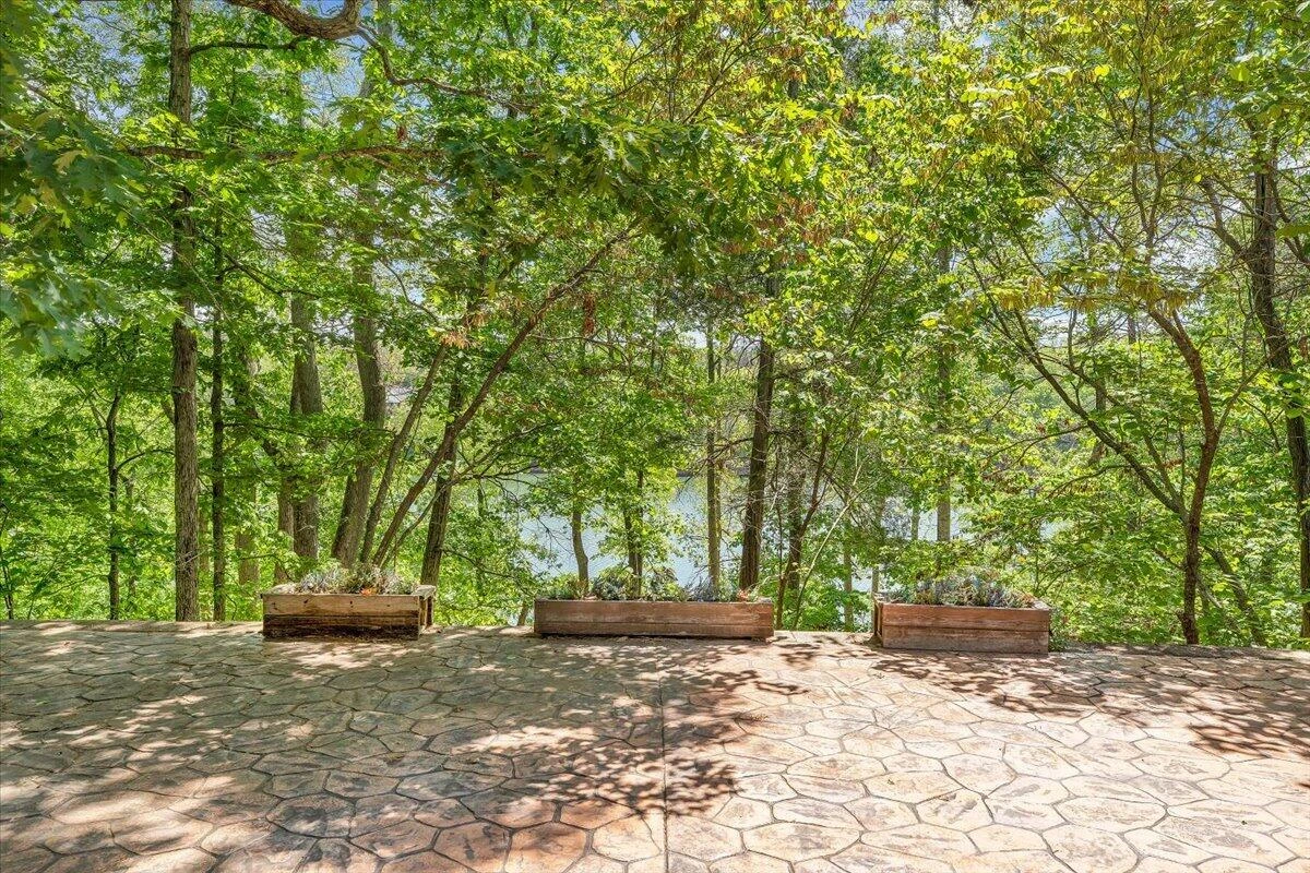 1042 Runaway Bay RD - Photo 51