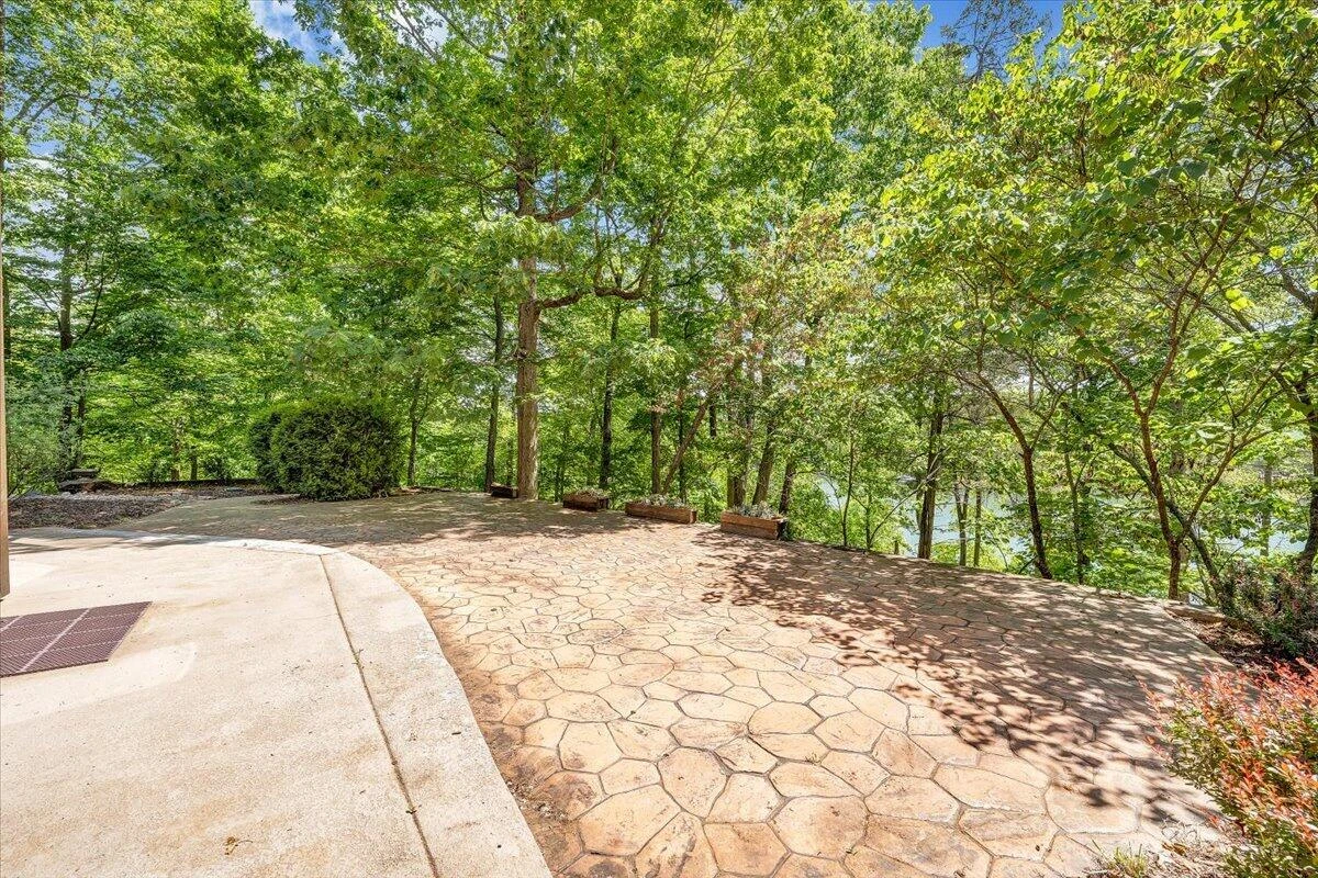 1042 Runaway Bay RD - Photo 53