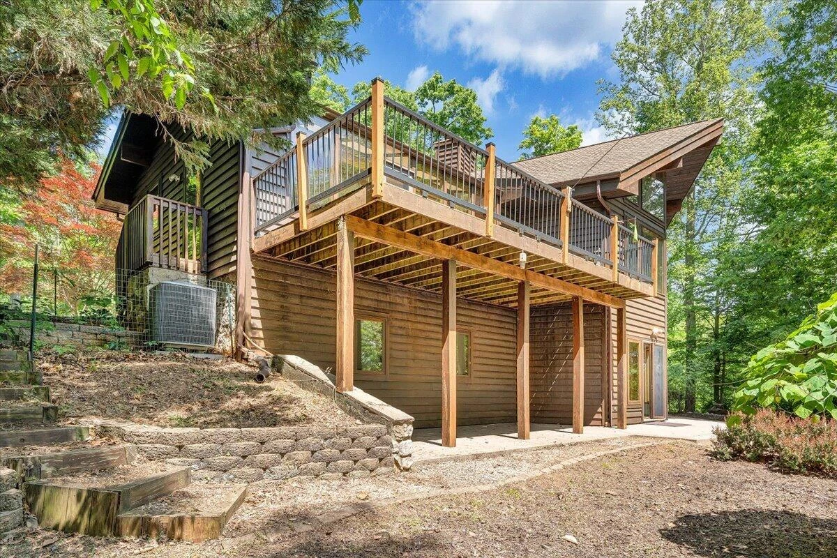1042 Runaway Bay RD - Photo 57