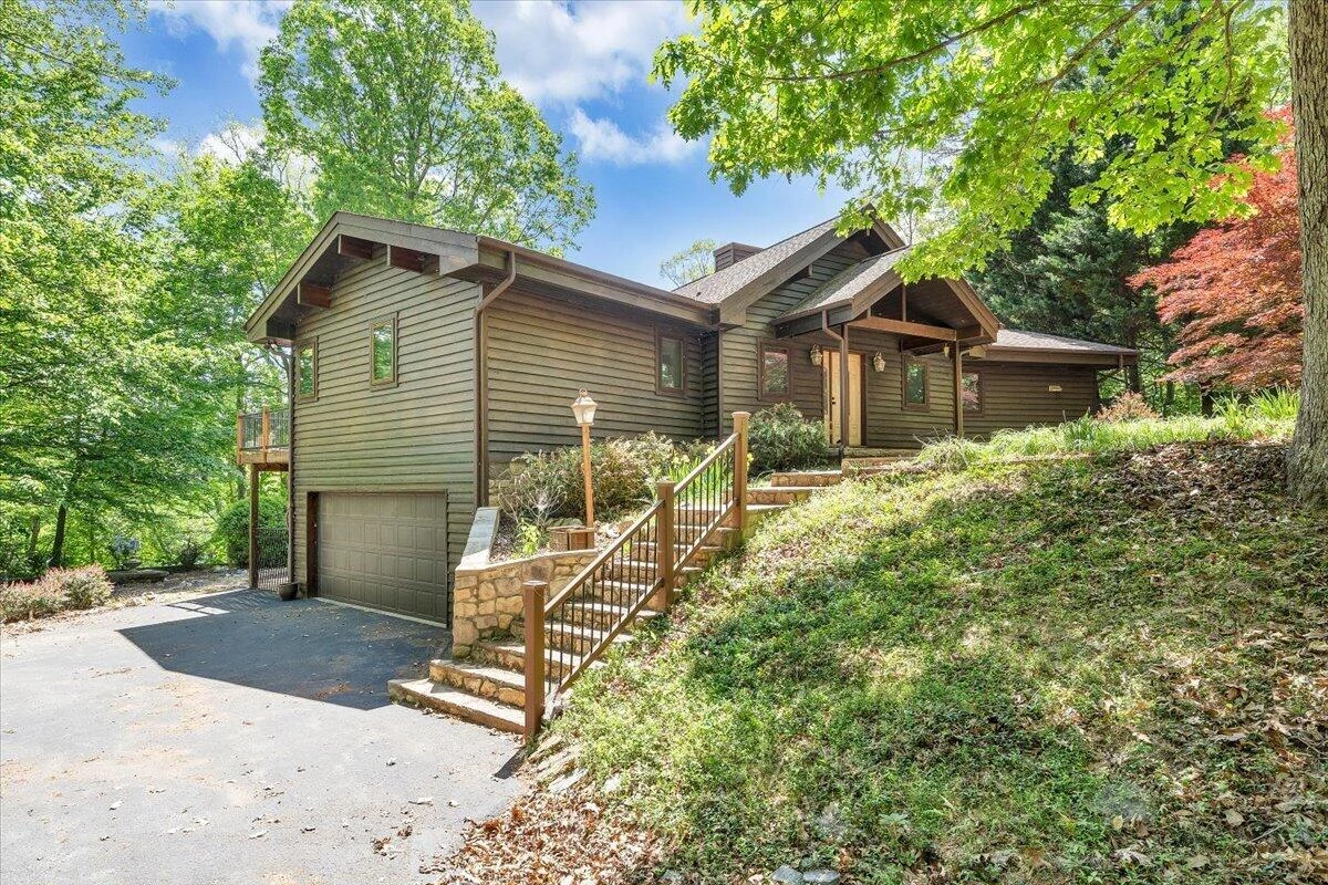 1042 Runaway Bay RD - Photo 64