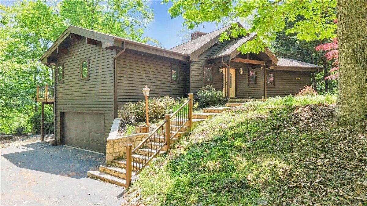 1042 Runaway Bay RD - Photo 66