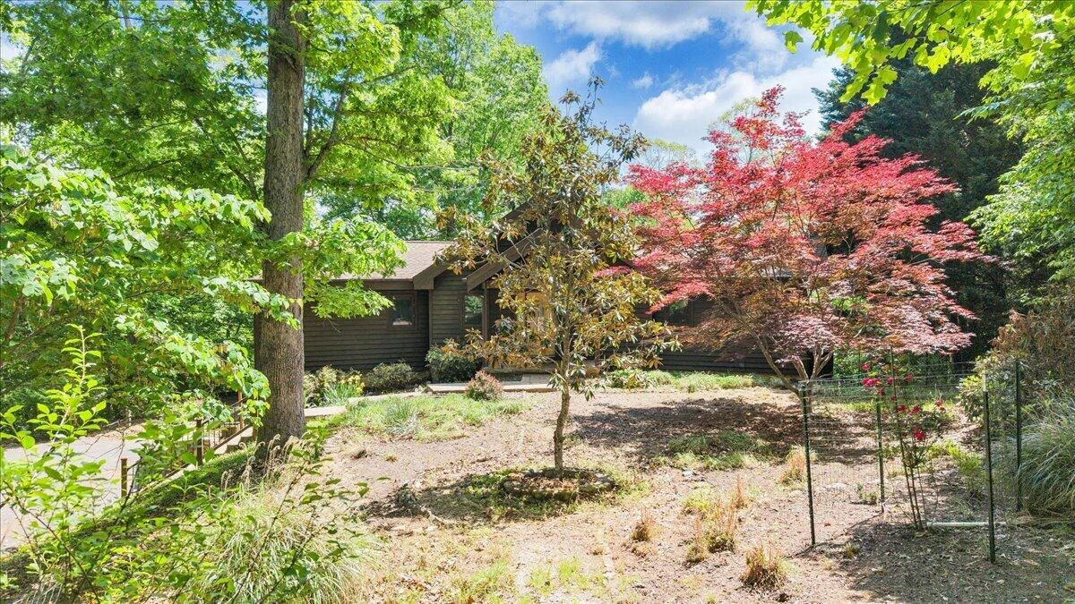 1042 Runaway Bay RD - Photo 68