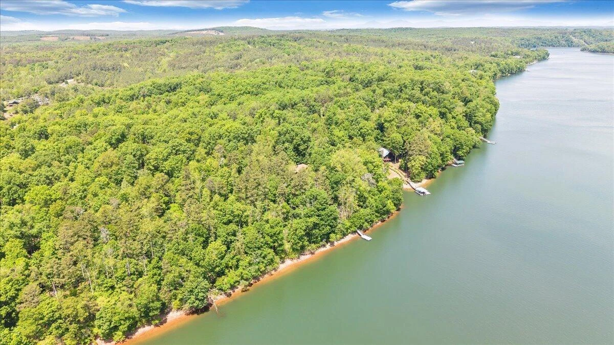 1042 Runaway Bay RD - Photo 73