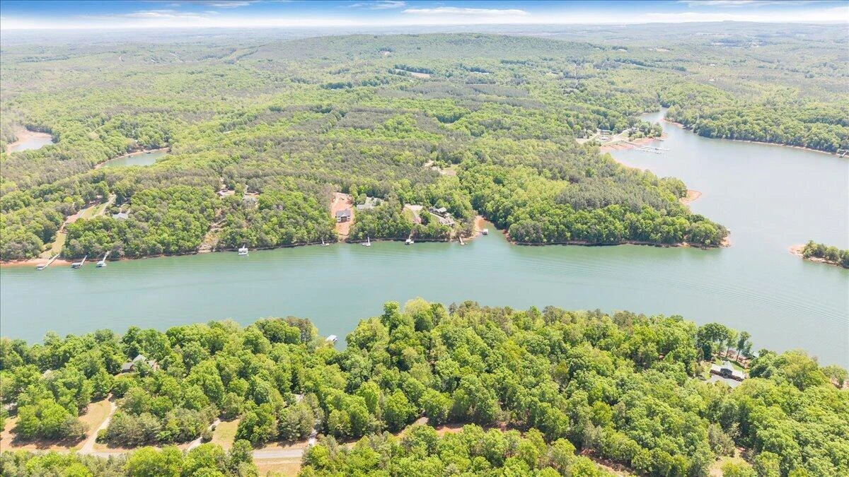1042 Runaway Bay RD - Photo 79