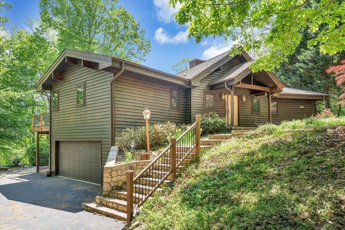 1042 Runaway Bay RD - Photo 8