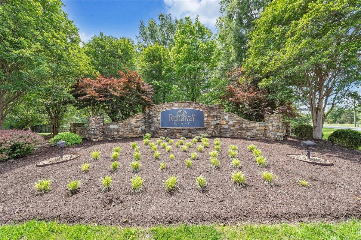 1042 Runaway Bay RD - Photo 86