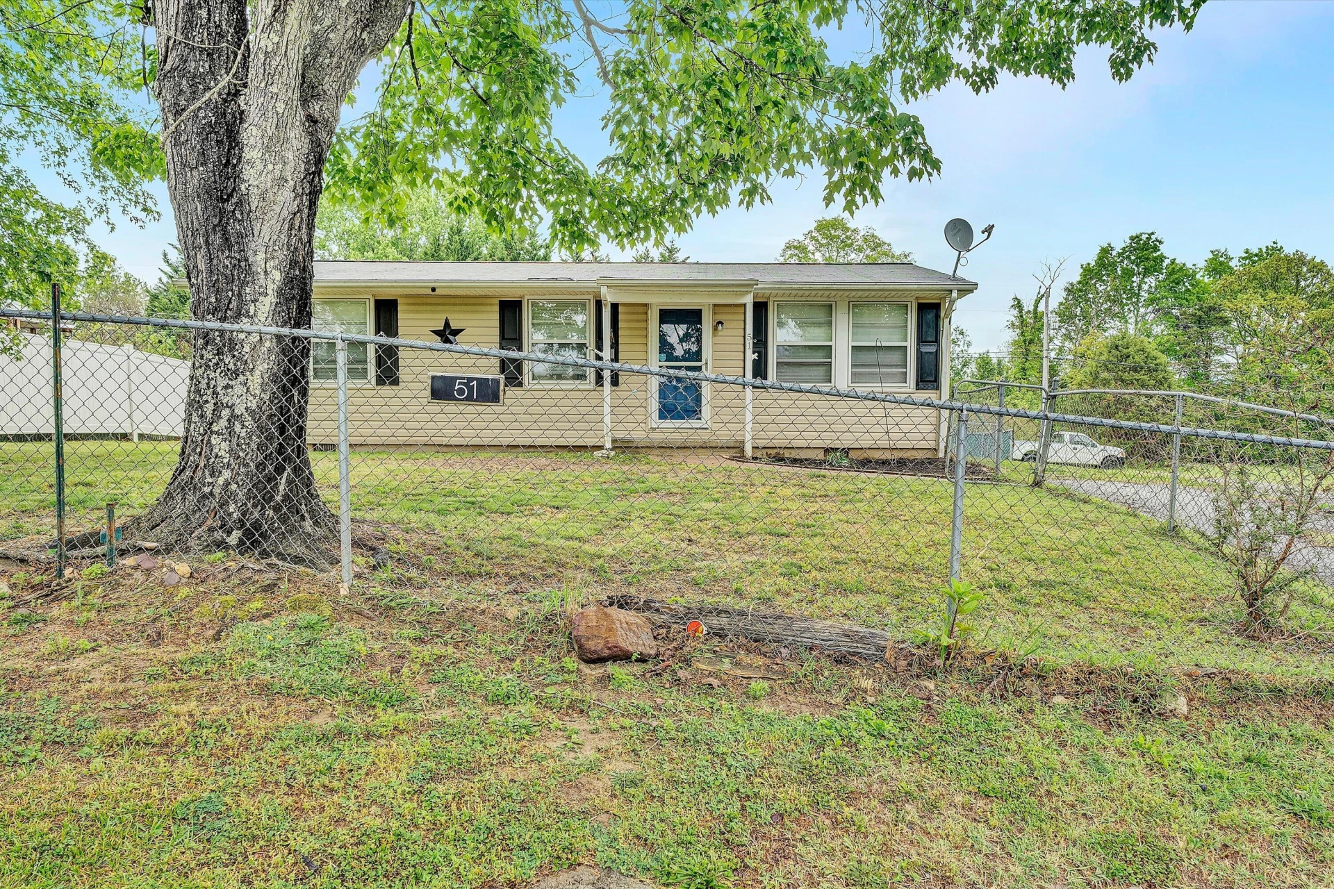 51 Railroad AVE
