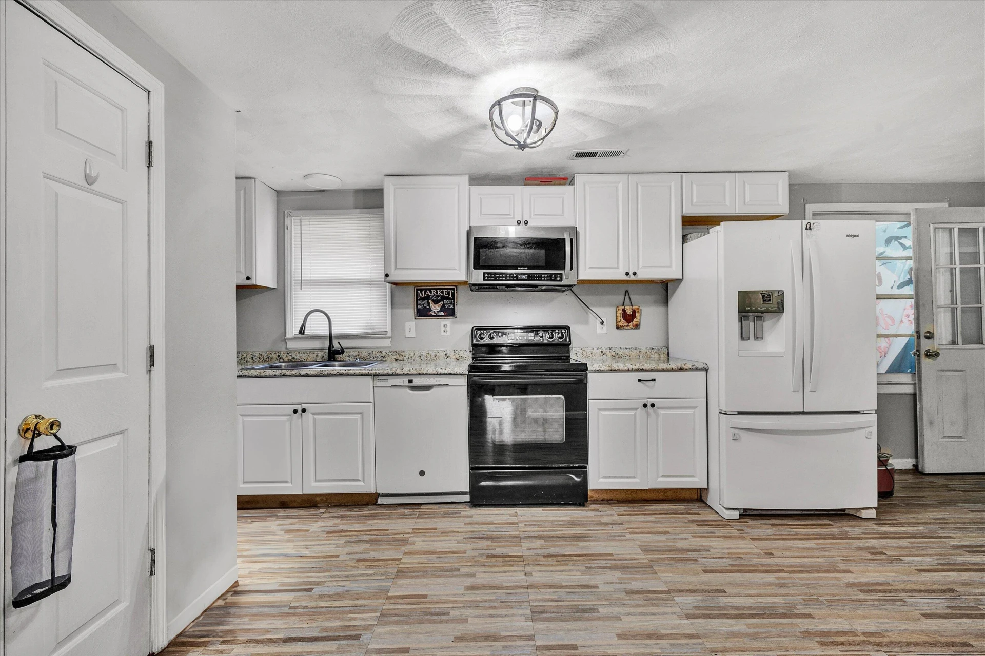 51 Railroad AVE - Photo 7