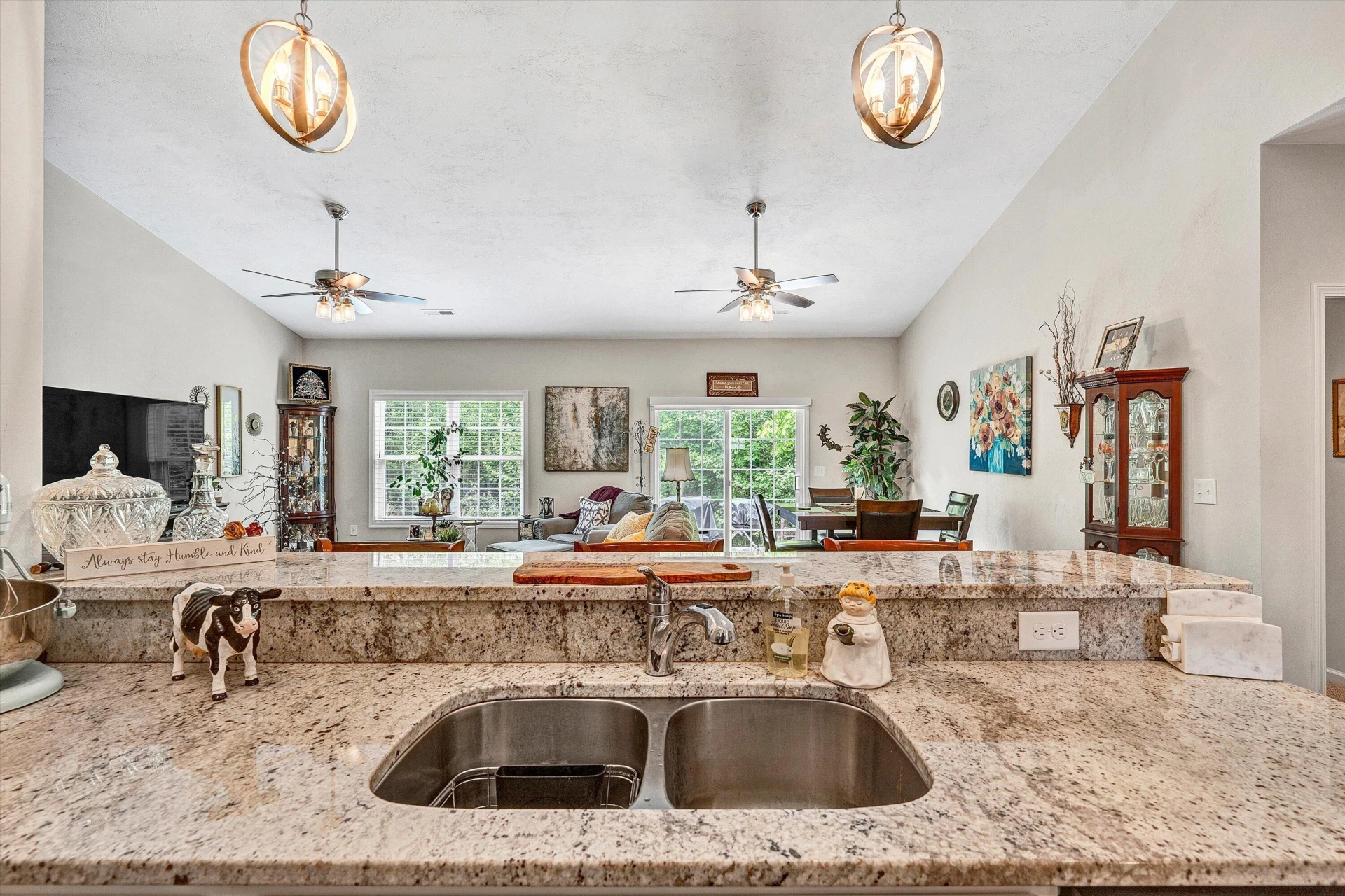 22 Carrington CT - Photo 12