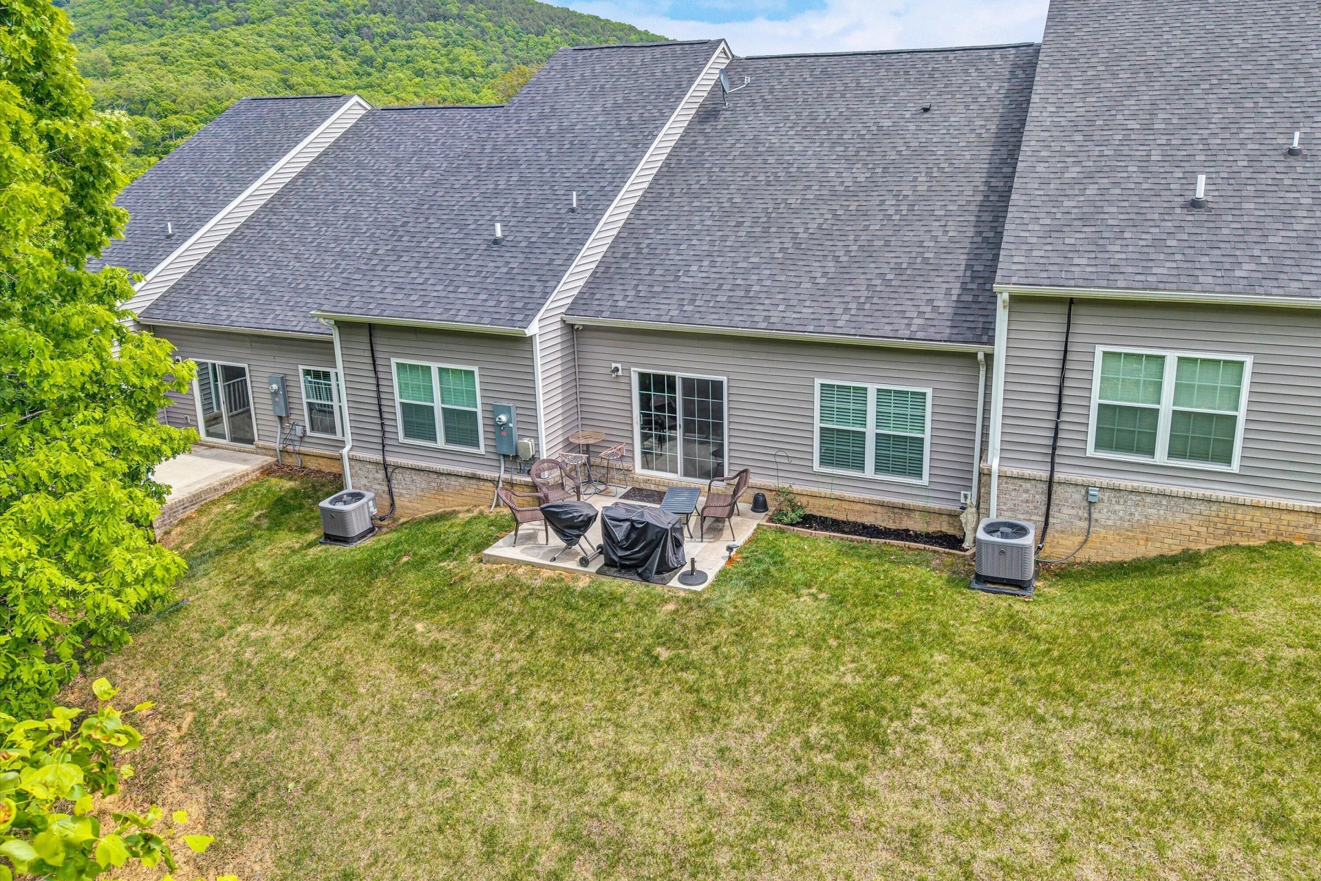 22 Carrington CT - Photo 25