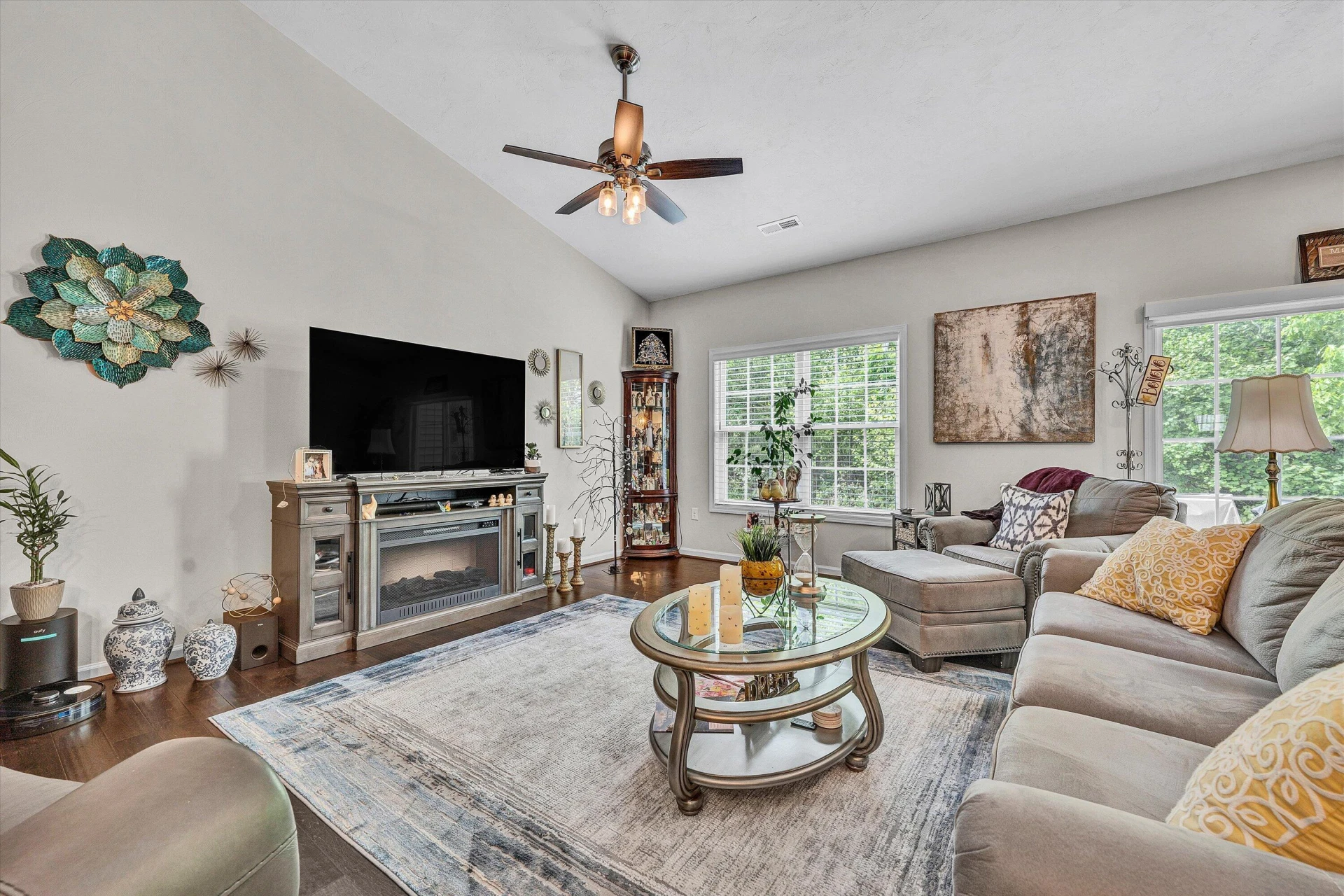 22 Carrington CT - Photo 5