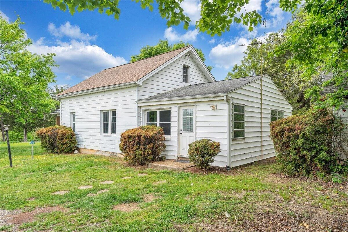 1384 Thaxton Mountain RD - Photo 39