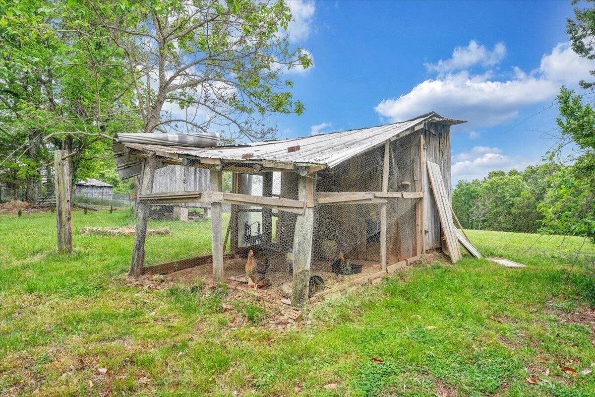 1384 Thaxton Mountain RD - Photo 41