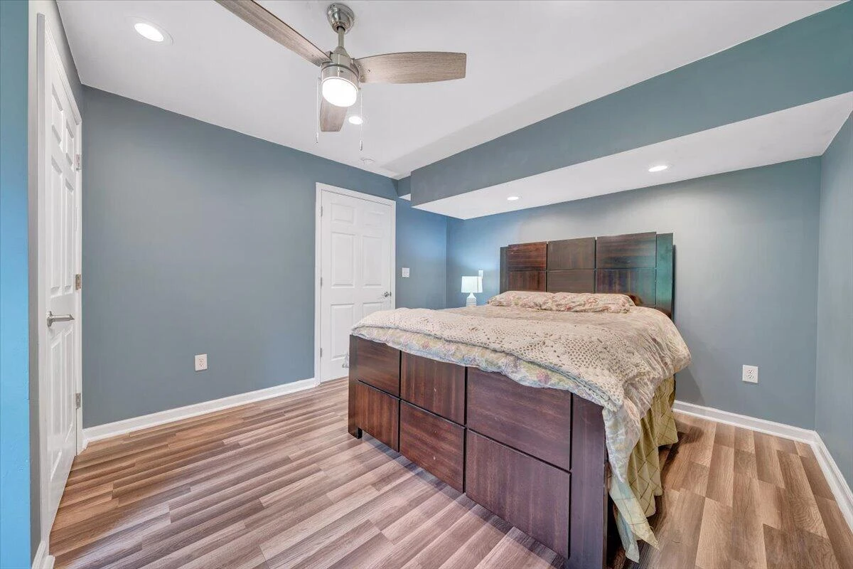 3041 Fulton ST - Photo 18