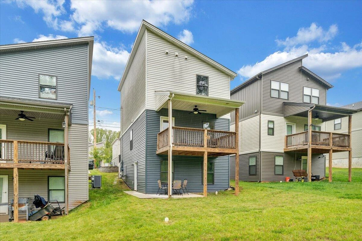 3041 Fulton ST - Photo 20