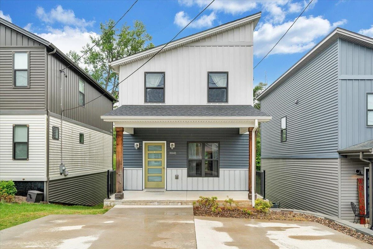 3041 Fulton ST - Photo 2