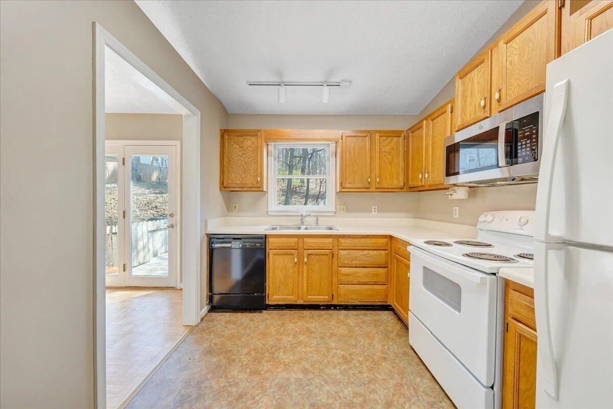 5146 Overland DR - Photo 4