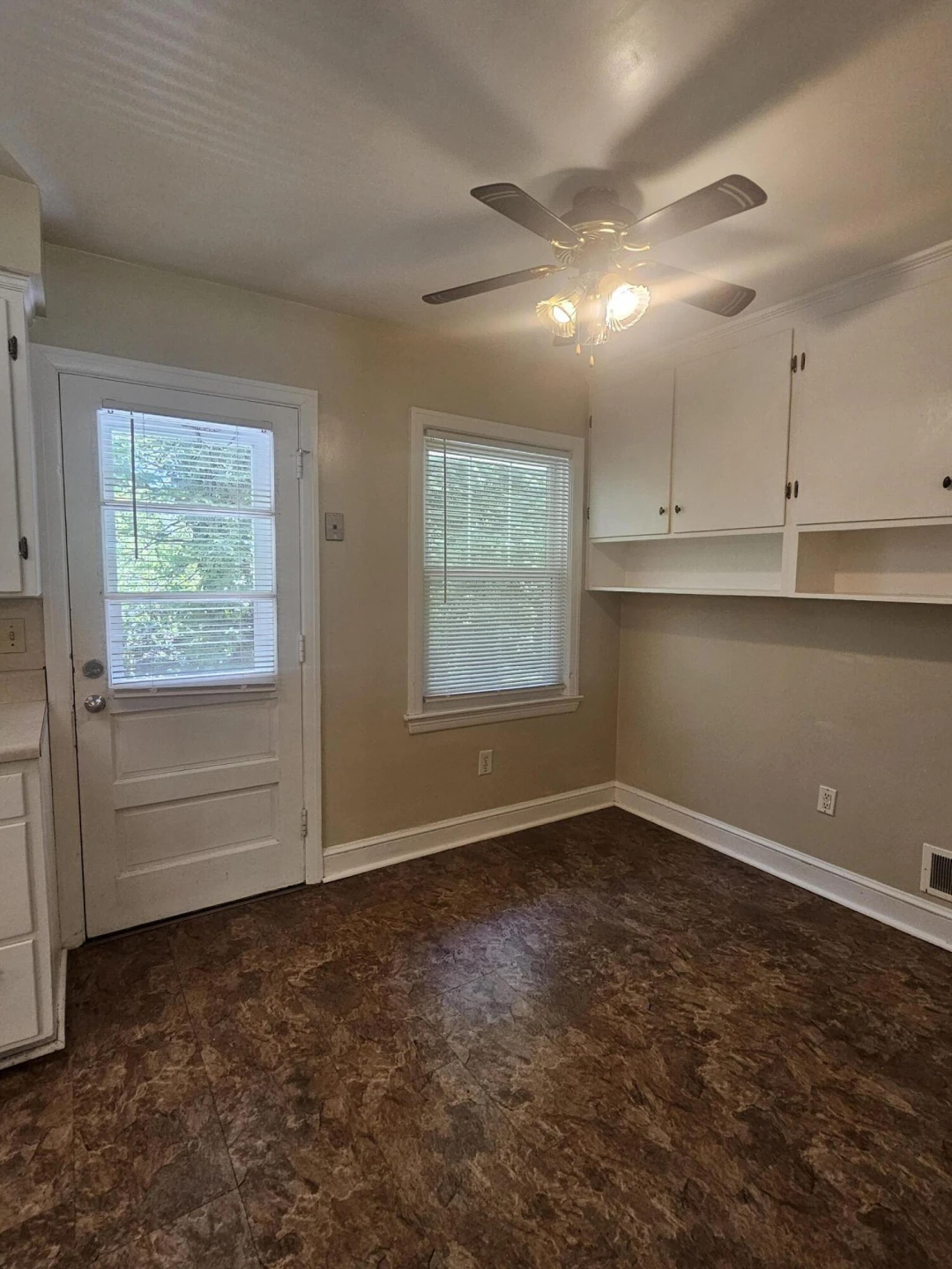 3009 Dover DR SW - Photo 6
