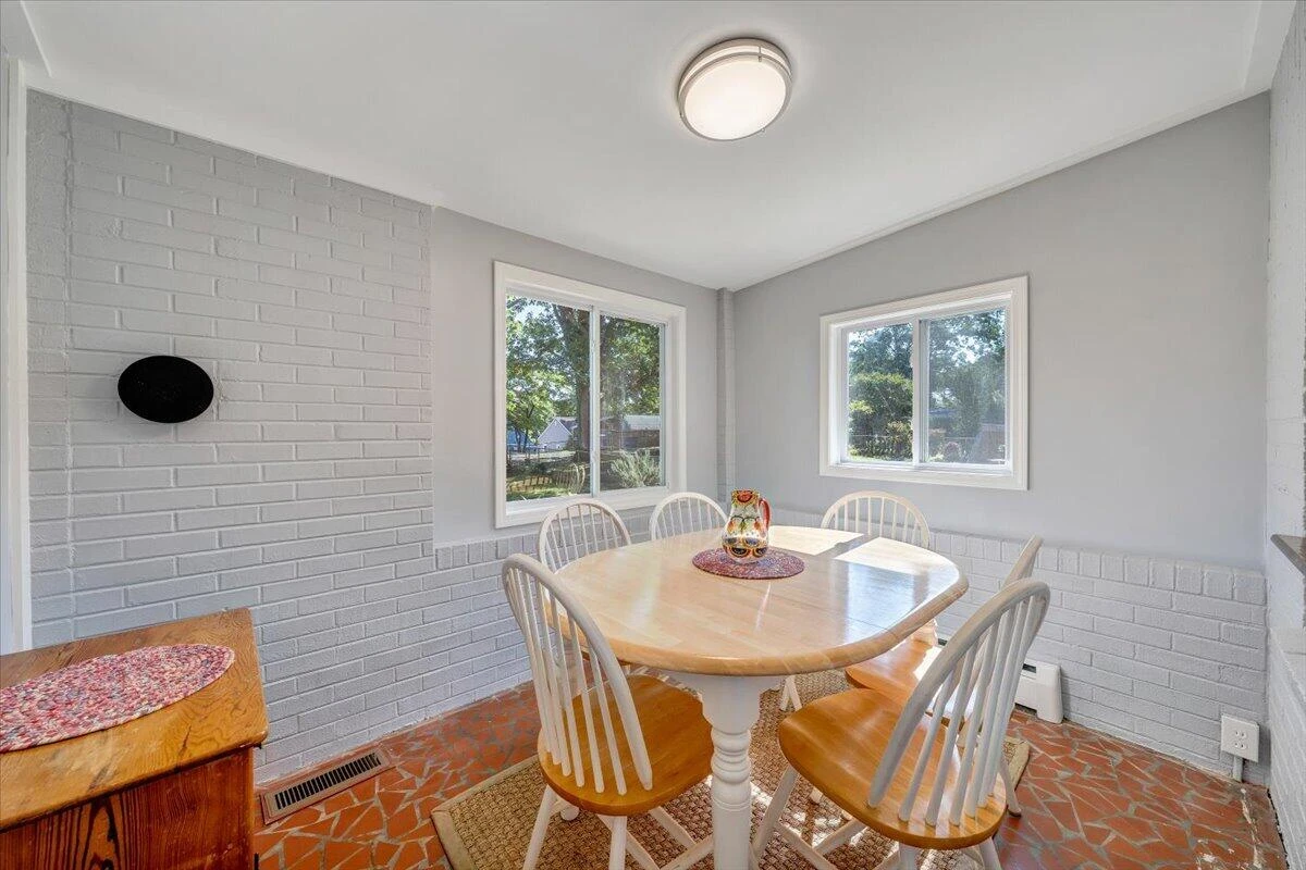 2525 Maiden LN SW - Photo 12