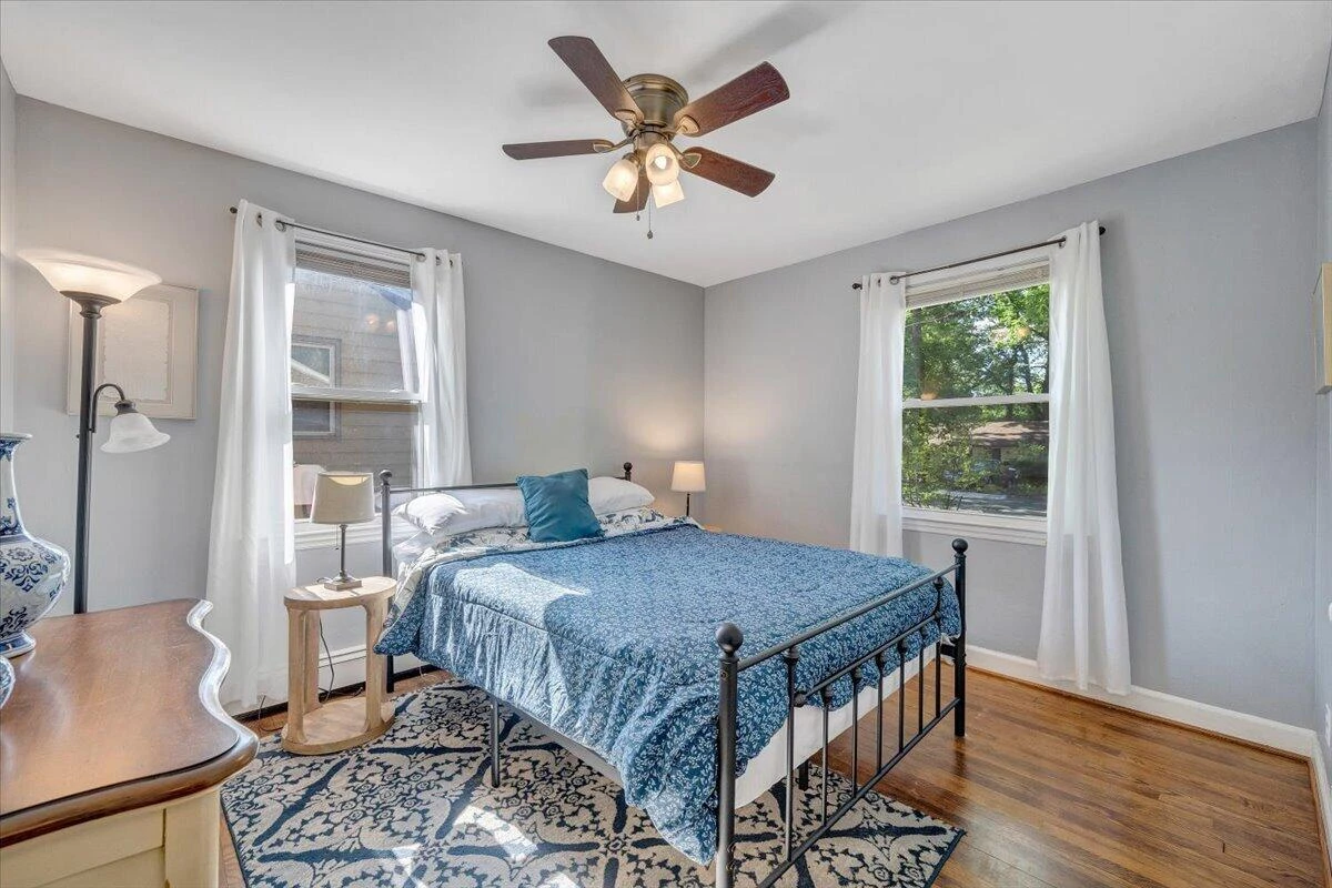 2525 Maiden LN SW - Photo 15