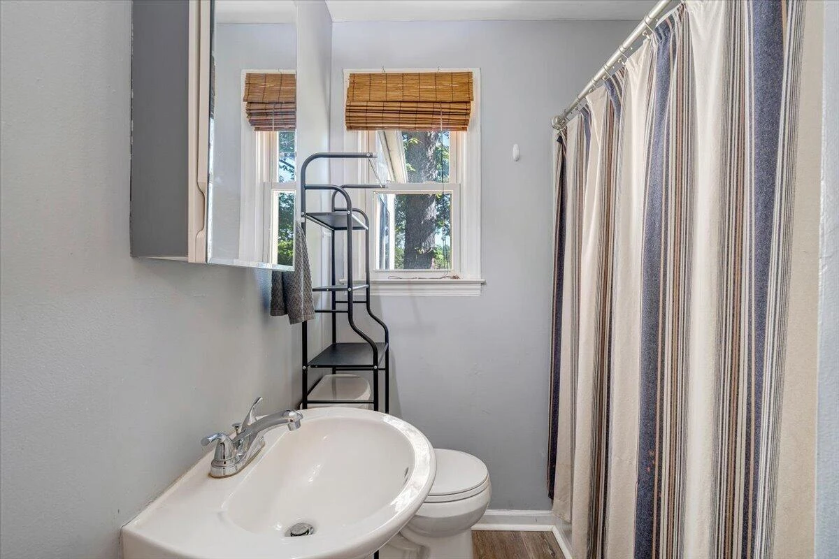 2525 Maiden LN SW - Photo 19