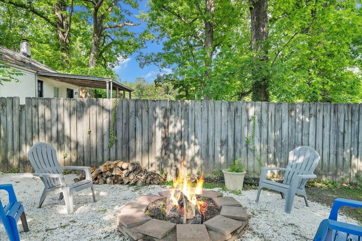2525 Maiden LN SW - Photo 24