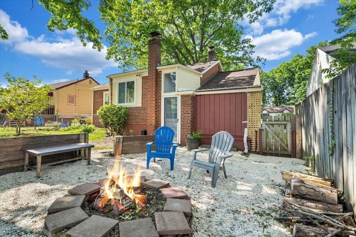 2525 Maiden LN SW - Photo 27