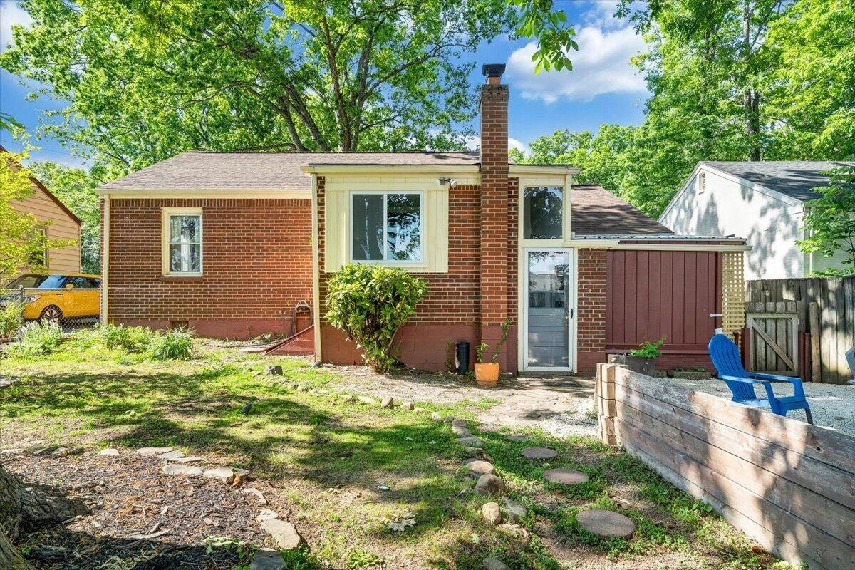2525 Maiden LN SW - Photo 28