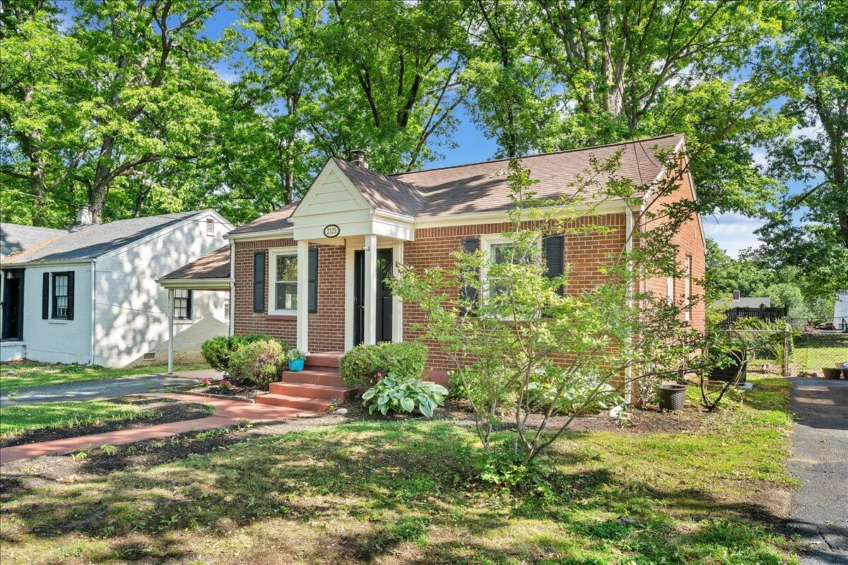 2525 Maiden LN SW - Photo 31
