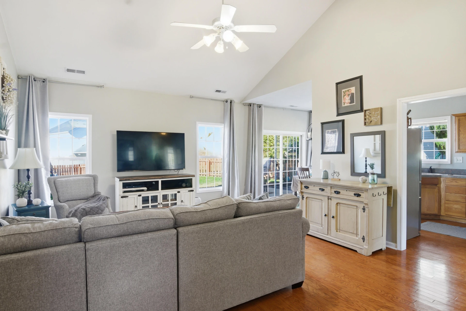 310 Windsor DR NW - Photo 10