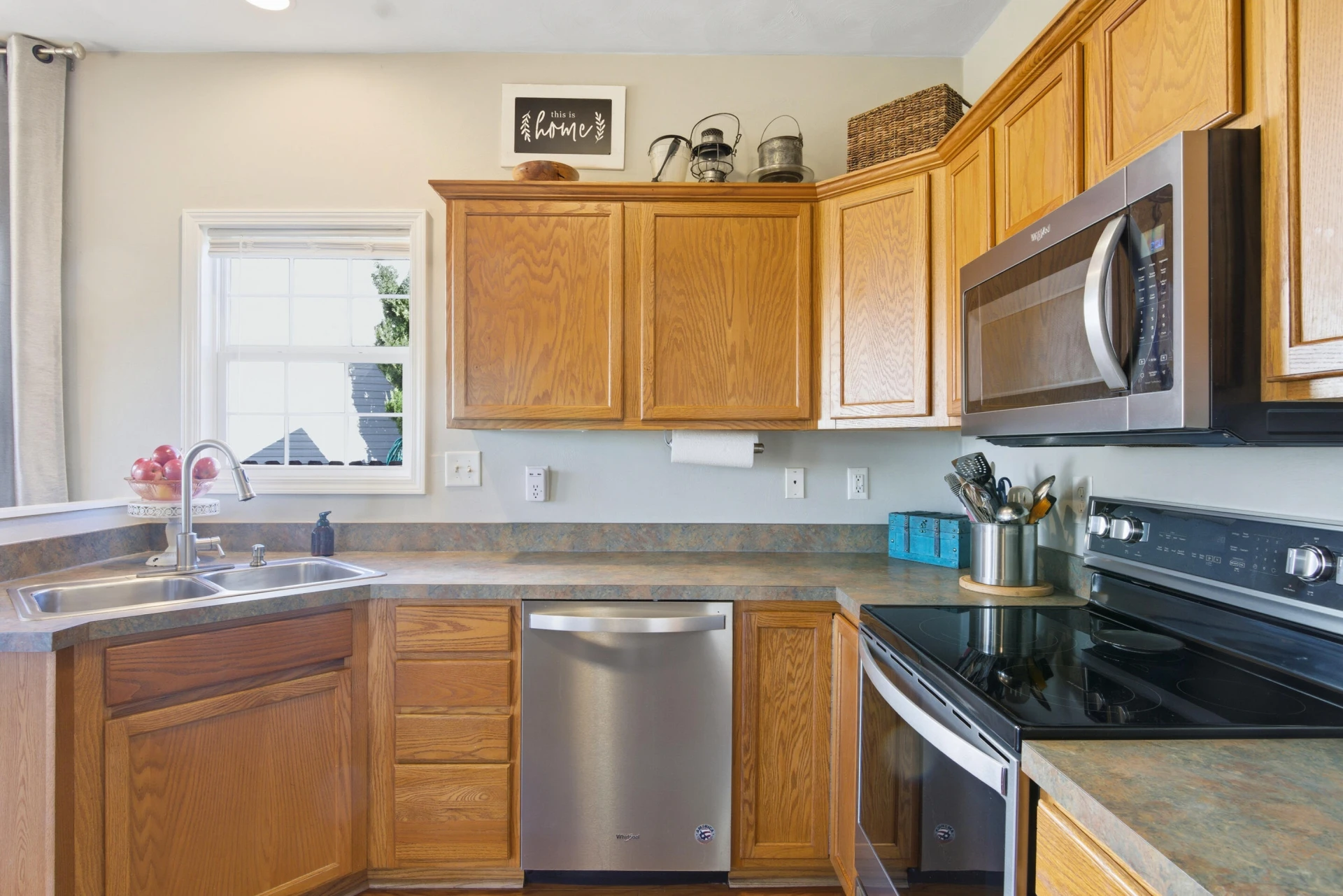 310 Windsor DR NW - Photo 11