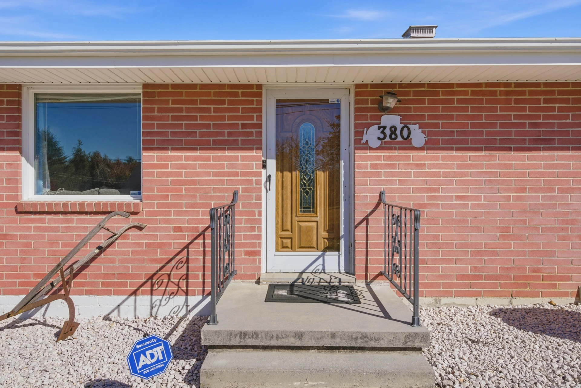 380 Clearview DR - Photo 4