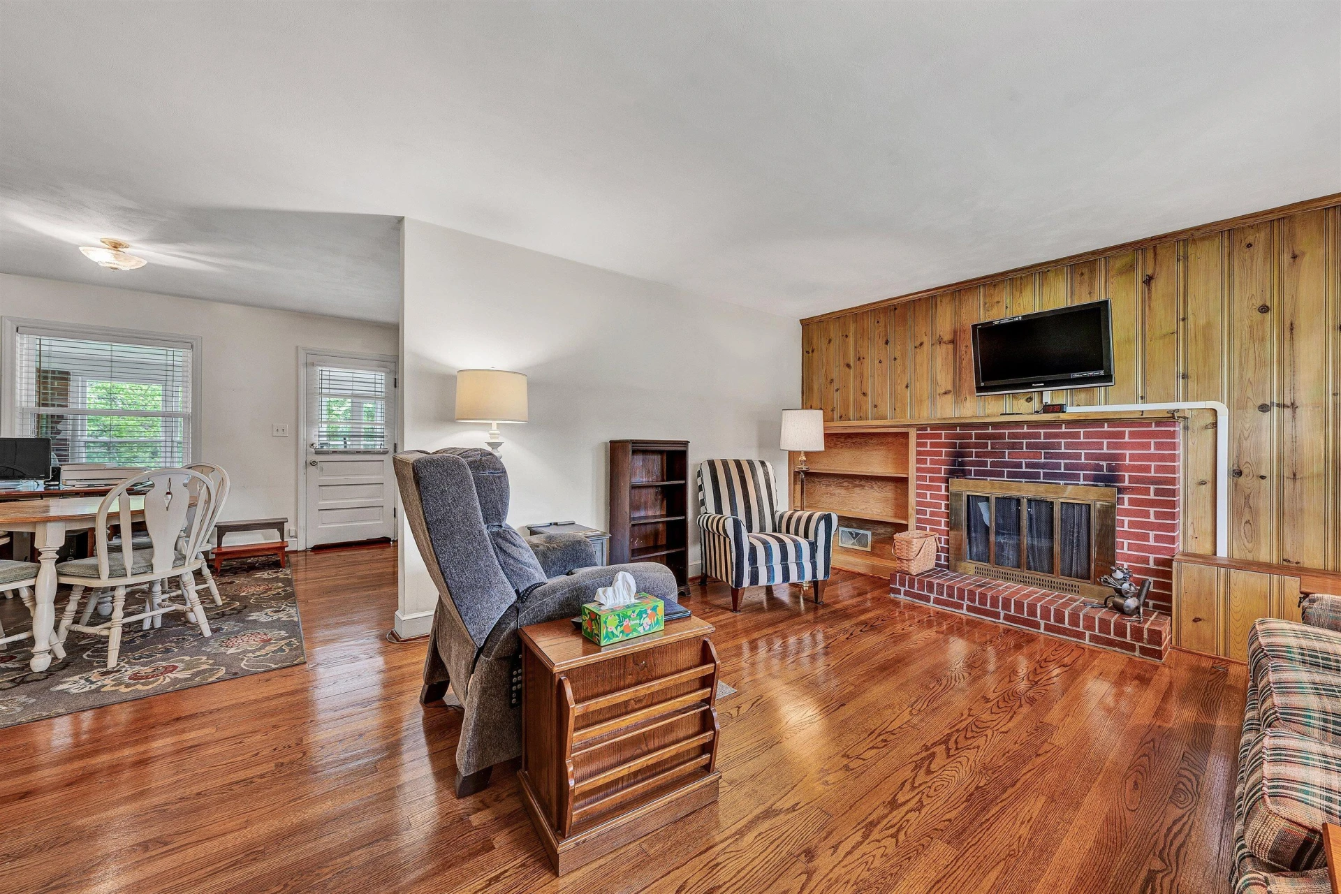 6915 Tinkerdale RD - Photo 4