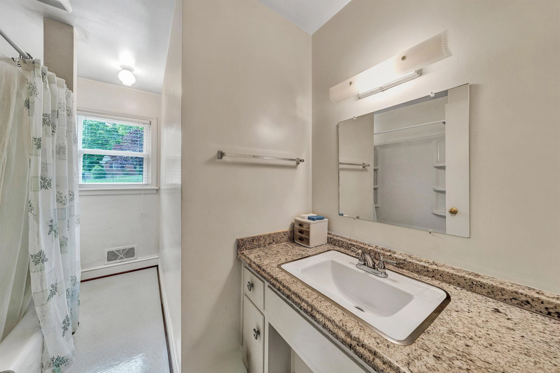 6915 Tinkerdale RD - Photo 7