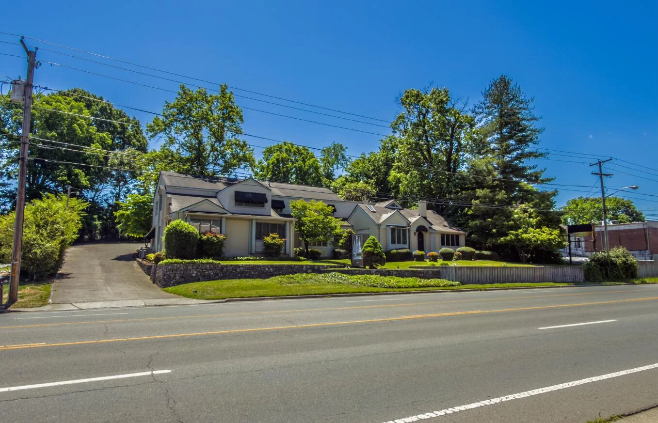 3424 Brambleton AVE SW - Photo 2