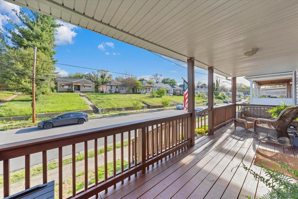 826 Rutherford AVE NW - Photo 3