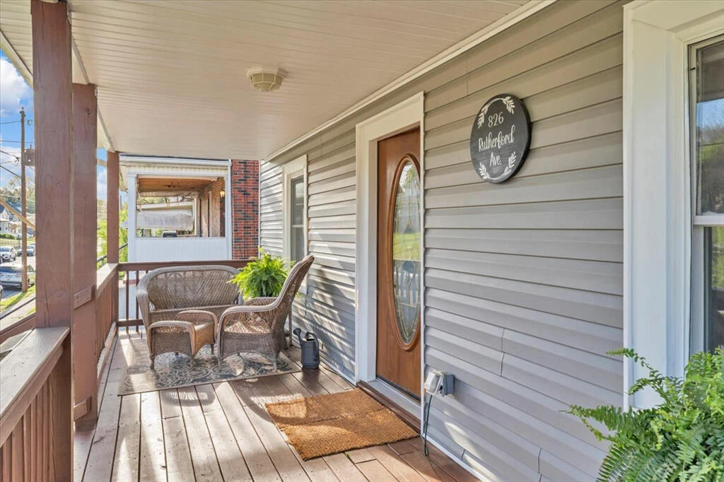 826 Rutherford AVE NW - Photo 4