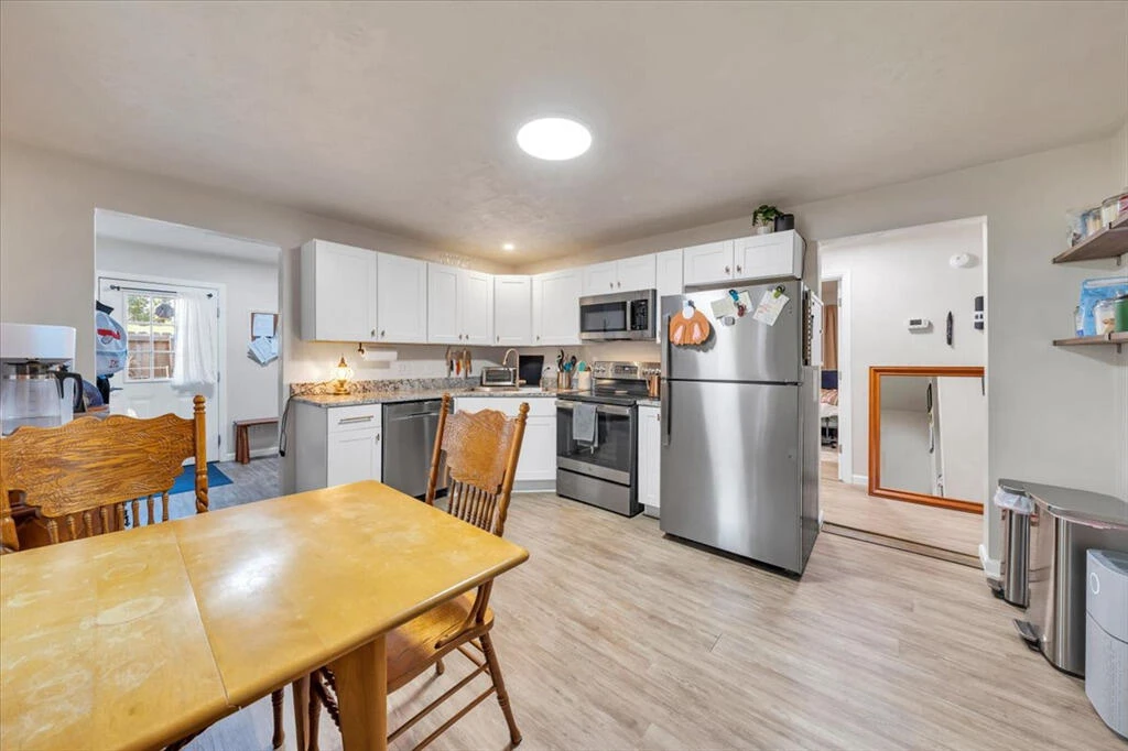 826 Rutherford AVE NW - Photo 8