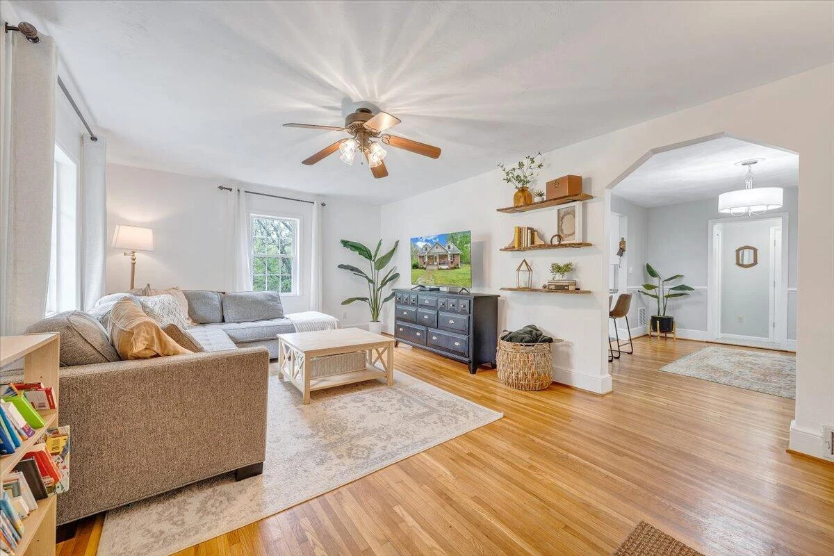 2910 Carvins Cove RD - Photo 5
