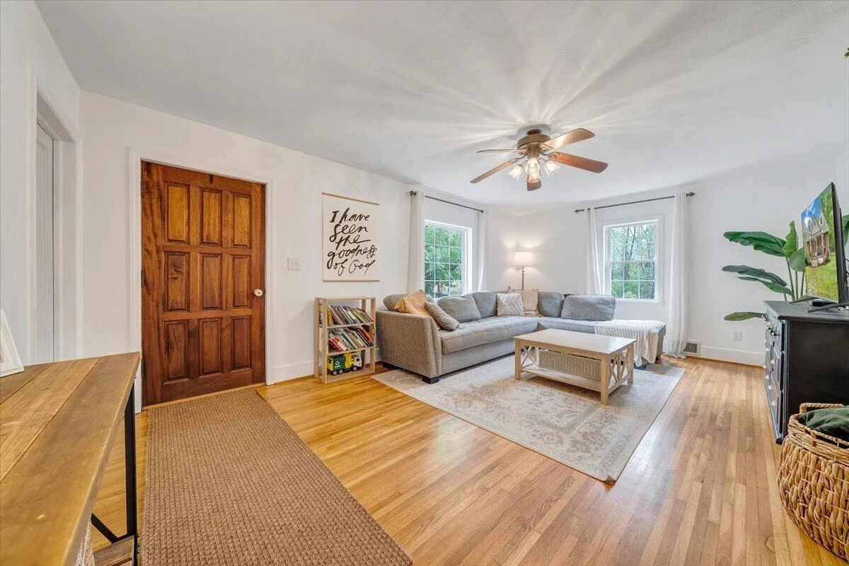 2910 Carvins Cove RD - Photo 6