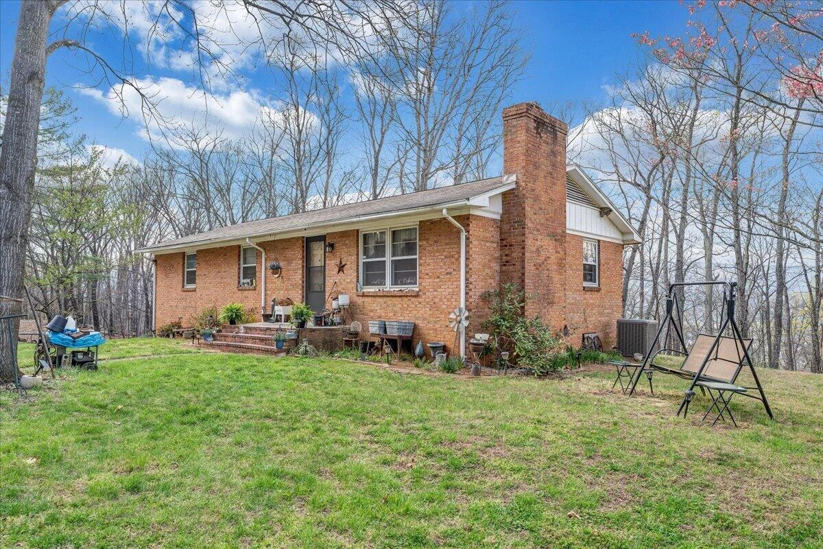 1450 Blackwood DR - Photo 2