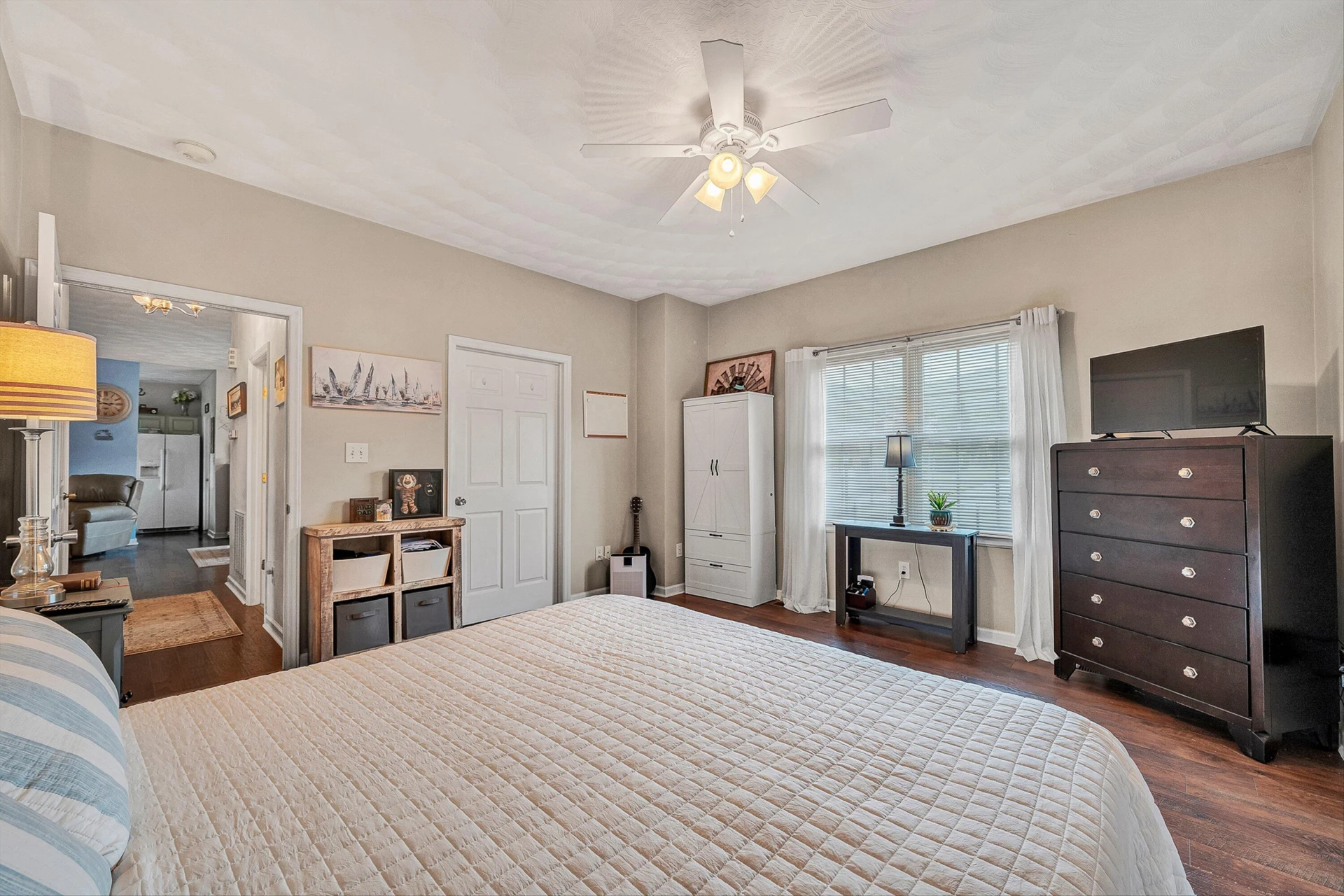 415 Edgemont CIR - Photo 21