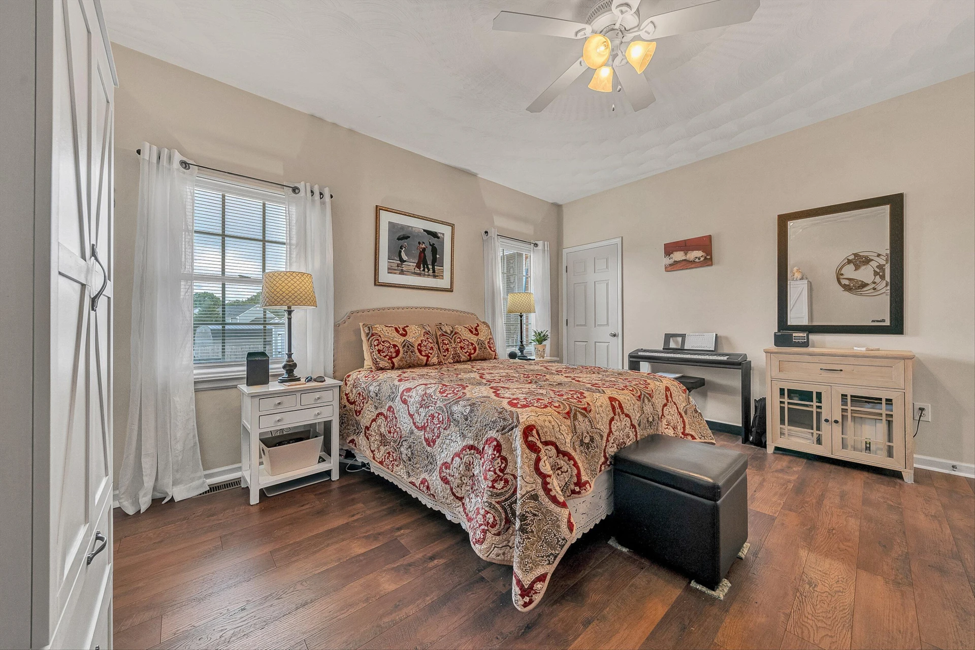 415 Edgemont CIR - Photo 23