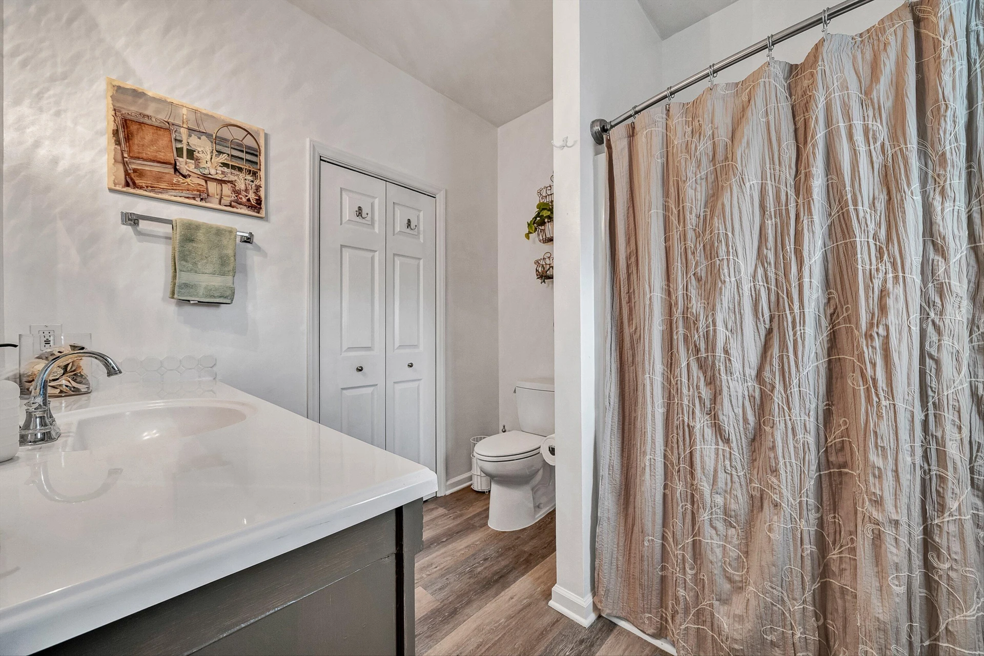 415 Edgemont CIR - Photo 24