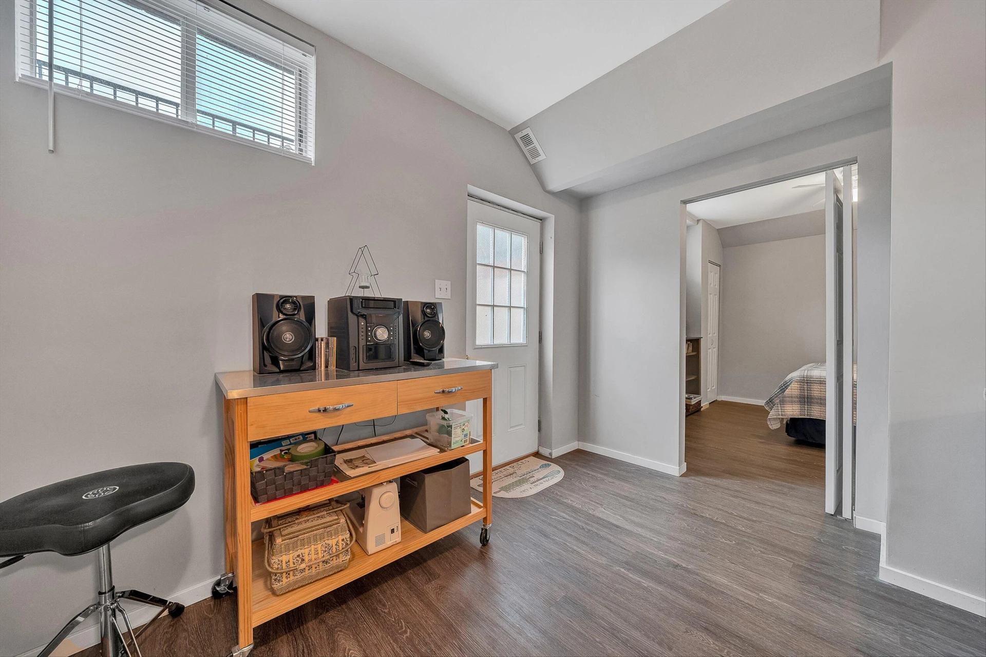 415 Edgemont CIR - Photo 28